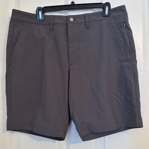 UNTUCKit Men's Flat Front Performance Shorts —  Gray. Size 34. Pockets. NWOT